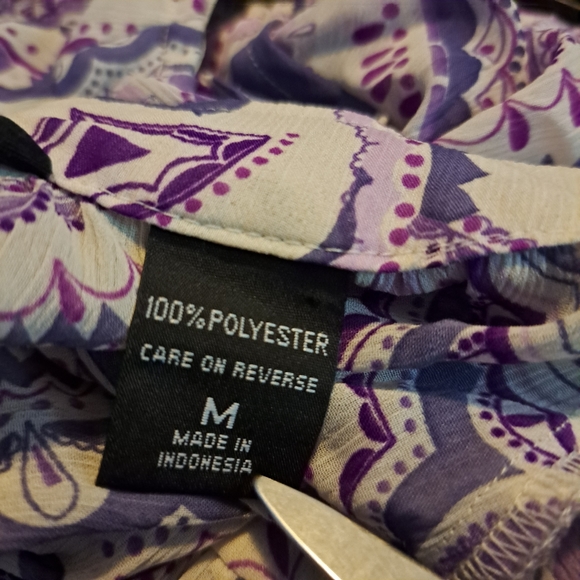 New York&Company sheer purple paisley pattern with button sleeve woman's medium - Picture 3 of 6